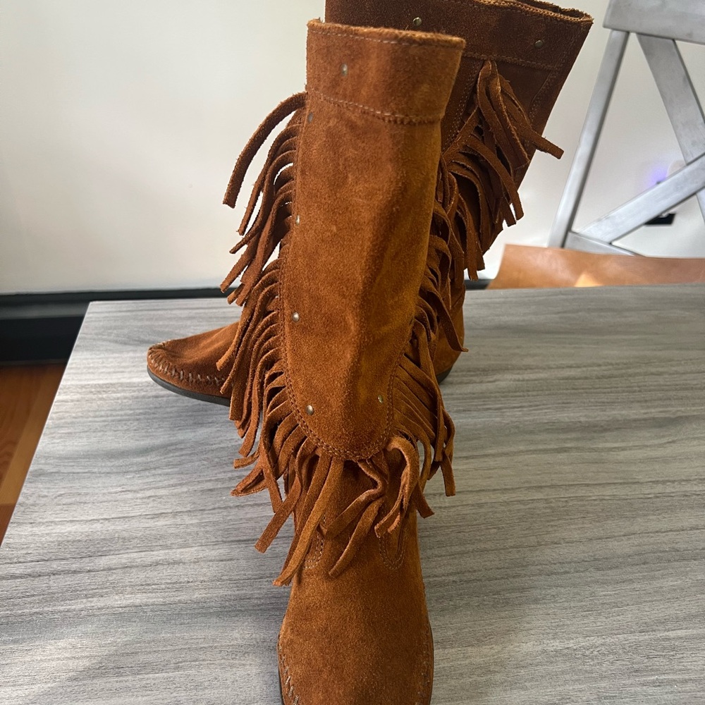 Minnetonka Suede Leather Boots with fringe Moccasins - Picture 3 of 9